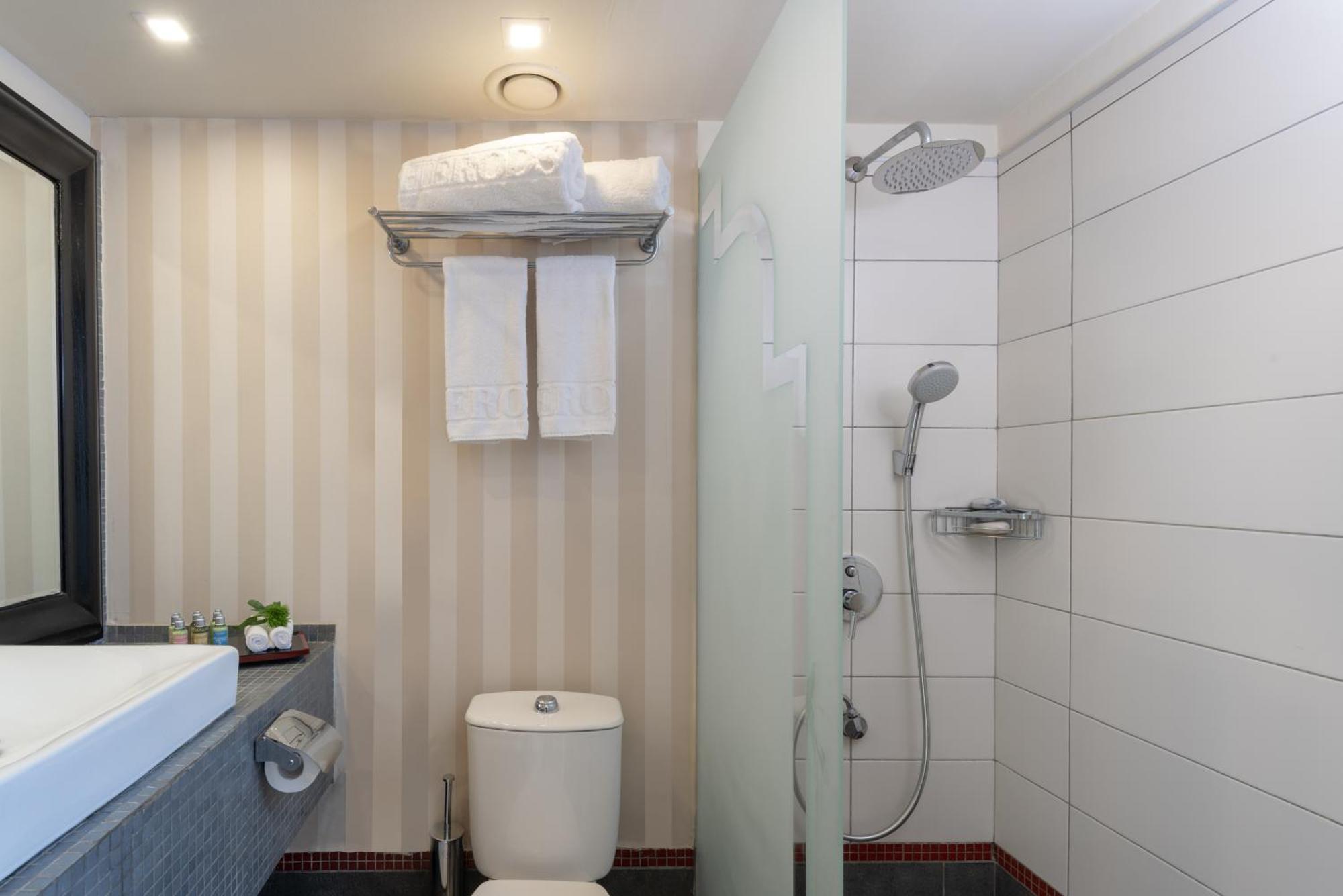 Herods By The Hotel 5*